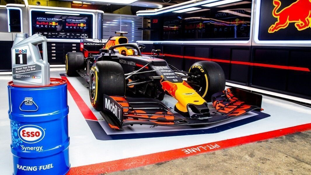 Partnership renewal Aston Martin Red Bull Racing and ExxonMobil